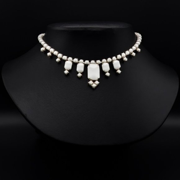 VINTAGE Milk White Opaque Prong Set Stone Necklace - Picture 1 of 9